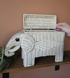 Panier en osier vintage en forme d'éléphant avec couvercle, paniers de rangement faits à la main, rotin naturel, multifonctionnel moderne, fabriqué au Vietnam - Product Image 2