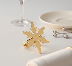 Boucles de serviette en forme de flocon de neige doré métallique en gros pour la décoration de mariages de luxe, la restauration et les fêtes, anneau de serviette doré de luxe pour Noël - Product Image 1