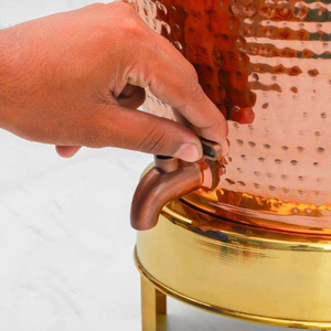Dispensador de agua de cobre puro de alta calidad, artesanal y tradicional, con grifo de larga duración para uso ayurvédico, de proveedor indio. - Product Image 2