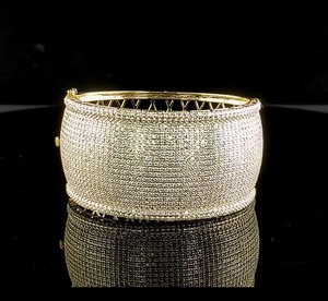 Exclusivo Brazalete de Diseño con Diamantes CVD en Plata de Ley 925 con Diamantes Cultivados en Laboratorio de Primera Calidad - Product Image 1