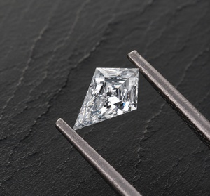 Diamante moderno de corte cometa, cultivado en laboratorio, certificado por IGI, color EF, VVS VS, forma elegante, suelto, para pendientes. - Product Image 4
