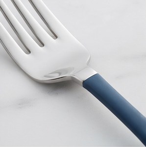 Ensemble de couverts modernes en acier inoxydable avec manche bleu, finition poli miroir, compatible lave-vaisselle, pour mariage - Product Image 4
