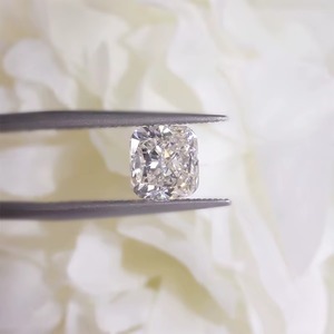 Diamant de laboratoire CVD certifié IGI, taille excellente, carré coussin 2 carats, E VVS2, pour bijoux fins et bagues de fiançailles - Fournisseur en gros - Product Image 1