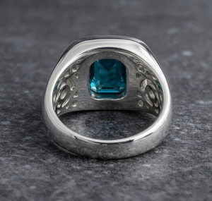 Anillo de Plata de Ley 925 para Hombre, Estilo Vintage, con Topacio Azul Corte Esmeralda en Engaste de Bisel, para Joyería Fina y Uso Diario - Product Image 4