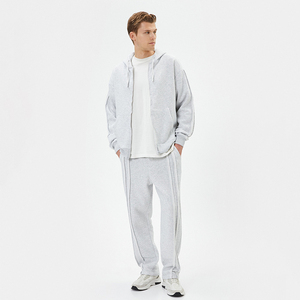 Ensemble de survêtement pour homme Crescent Wear, gris clair chiné, avec détails rayés, 100% coton, streetwear, hiver - Product Image 1