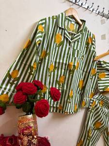 Pijama de Mujer 100% Algodón con Estampado de Leopardo Amarillo, Transpirable, Ecológico, de Verano, con Rayas, Manga Larga, Botones, Suave - Product Image 6