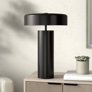 Lámpara de Noche Moderna de Lujo en Latón con Pantalla de Tela y Base Pesada, el Mejor Artículo de Decoración para el Hogar - Product Image 4