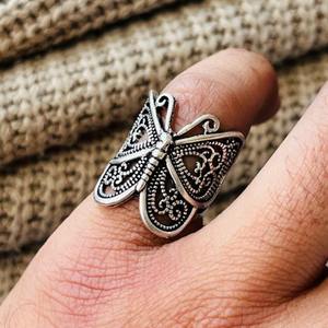 Anillo de latón con diseño de mariposa, estilo bohemio, plateado oxidado, filigrana tribal, insecto, vintage, naturaleza, joyería al por mayor para mujer, lo último en tendencia. - Product Image 3
