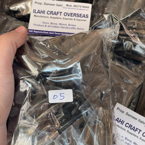 Botones de Presión de 2 Agujeros, Resistentes y Ecológicos, Acabado Pulido, Suministro al por Mayor para el Día de San Valentín y Fabricantes de Ropa para Graduaciones - Product Image 1