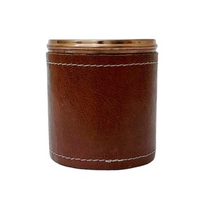 Bougeoir design vintage en métal avec design fait à la main, parfait pour la décoration intérieure et l'éclairage intérieur - Product Image 1