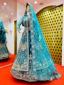 Fluwelen Lehenga Met Volledig Zware Jarkan Stenen Schouderophalen, Designerriem En Dupatta Nieuwe Trending Mastani Bruidset