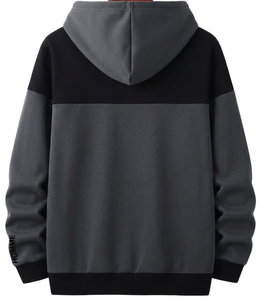 Sudadera con Capucha de Dos Tonos en Negro y Gris Carbón, Estilo Urbano, Sudadera con Capucha de Forro Polar con Paneles en Contraste para Hombre, Modelo “Dreamer”, Venta al Por Mayor - Product Image 3