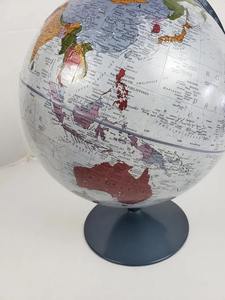 ลูกโลกโลหะงานฝีมือชิ้นเอก พร้อมทวีปทวีปต่างๆ ที่วาดด้วยมือบนเหล็ก และแกนโลหะแบบทำเก่าเพื่อความสวยงามสไตล์วินเทจ - Product Image 3