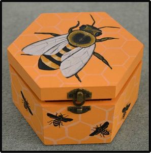 Caja de Madera Ecológica Hecha a Mano con Decoración Pintada a Mano, Organizador para Joyas y Regalos, Diseño Personalizado - Product Image 5