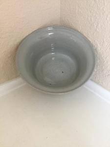 Bol utilitaire élégant en céramique émaillée, bord large, grande capacité, finition lisse, durable, sans danger pour les aliments, idéal pour une utilisation quotidienne en cuisine - Product Image 3