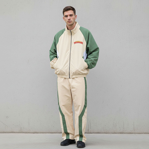 Ensemble jogging homme 2 pièces, coupe ample tendance, logo brodé personnalisé, 100% nylon, 2 tons, streetwear, léger et confortable - Product Image 1