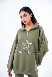 เสื้อสเวตเชิ้ตโอเวอร์ไซส์สีเขียวเซจสำหรับผู้หญิง แบบซิป ¼  ลายกราฟิก Track Star - Product Image 5