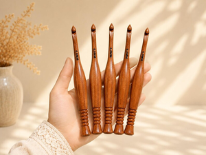 Ganchos de Crochet Hechos a Mano de Madera de Palisandro |   Agujas Suaves para Crochet - Product Image 3