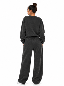Conjunto de Sudadera con Cuello Redondo y Pantalones Anchos de Felpa para Mujer, con Lavado Ácido, Logotipo en Relieve 3D, Fabricante OEM, Alto GSM - Product Image 2