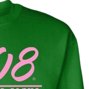 Sudadera con cuello redondo AKA 1908Script Year, de forro polar premium, con letras griegas, personalizada para hermandades, color verde Kelly - Product Image 2