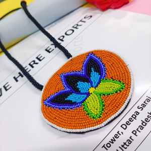 Collar con colgante floral hecho a mano con cuentas de colores naranja, azul, morado, verde, amarillo y blanco y cordón largo - Product Image 4