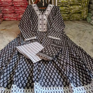 Conjunto de Kurta Anarkali de algodón estampado para mujer con pantalón y dupatta |   Ropa Étnica |   Tallas Grandes de la 3XL a la 6XL (13 COLORES) - Product Image 1