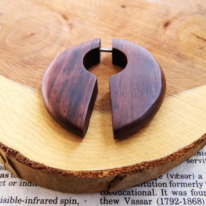 ต่างหูไม้โรสวูด รูปทรงครึ่งวงกลม ผิวเรียบเนียน วัสดุสำหรับงานฝีมือ - Product Image 1