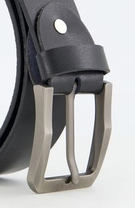 Ceintures Personnalisées en Gros OEM de Haute Qualité pour Hommes, Ceintures de Luxe avec Logo Personnalisé en Cuir Véritable et Boucle à Ardillon de Bonne Qualité 2026 - Product Image 2