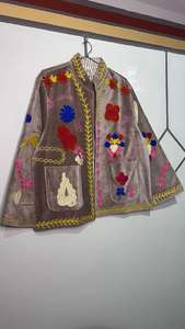 Chaqueta de Terciopelo Bordada a Mano con Diseño Floral, Abrigo Boho Suzani - Product Image 5