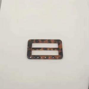 Cinturón Ecológico para Mujer Hecho de Resina Sostenible con Bordes Suaves, Calidad Premium, Duradero y Moderno - Product Image 2