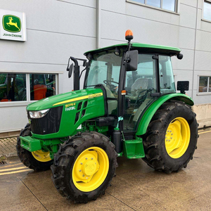 Tractor utilitario John Deere 5075E de alta calidad y duradero, máquina agrícola eficiente con potente motor diésel, confiable para la agricultura. - Product Image 1