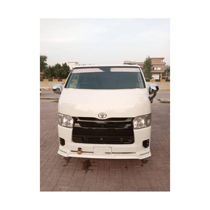 Fourgonnette Toyota HiAce avec moteur puissant et accélération fluide - Product Image 2