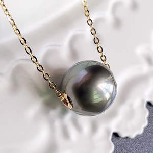18K <b>Gold</b> Pendant with 8-11mm Tahiti Seawater Pearl <b>Necklace</b> Peacock Green and Black <b>Simple</b> Style for Women's Coats - Product Image 1