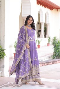 Ensemble de dupatta en tissu froissé argenté, réversible et infroissable pour femme - Prêt pour les fêtes, les mariages et Diwali, à porter toute l'année - Product Image 2