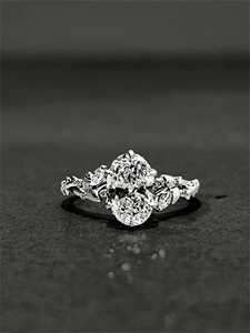 แหวนมอสซาไนต์ทรงรี 2 กะรัต ดีไซน์ไดมอนด์จากธรรมชาติ เงินแท้ 925 ชุบทอง สำหรับทุกเพศ สไตล์วินเทจ เหมาะเป็นของขวัญสำหรับเธอ - Product Image 2