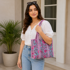 Women's High Quality Fashion Style Floral <b>Quilted</b> Patchwork Cotton Shoulder Tote Bag Zipper Closure Large Capacity All Seasons - Product Image 2