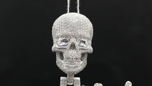 Pendentif pour homme personnalisé en alliage plaqué or avec diamants glacés, style hip-hop urbain, grand prestige - Product Image 3