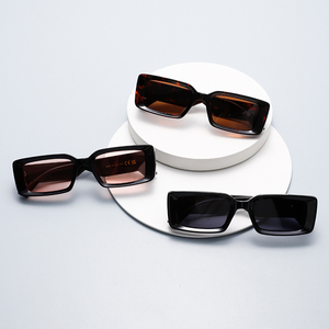 Gafas de Sol Rectangulares Clásicas Vintage RTS con Protección UV, Gafas de Sol de Diseño Personalizadas para Hombre y Mujer para Actividades al Aire Libre - Product Image 4