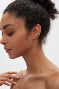 Pendientes de Oro de 14K con Diamante Estrella Cultivado en Laboratorio, Minimalistas, con Rosca para Hélice, Brillantes, Joyería Única, Regalo para Mujer - Product Image 3