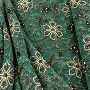 Tissu en dentelle brodé de perles, motif floral, design authentique et nouveau, pour robe décontractée, beauté intemporelle, luxe de la tradition nigériane - Product Image 3