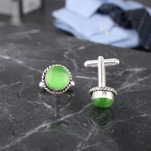 Ensemble de boutons de manchette en pierre œil-de-chat verte Niharika Gems, faits à la main par un créateur, en argent sterling 925 plaqué, bijoux unisexes. - Product Image 2
