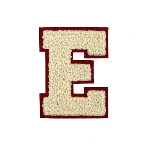Vente en gros usine : Écussons brodés personnalisés en chenille (lettres A à Z) pour vestes universitaires et vêtements de mode - Product Image 4