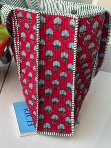 Bolsa de Compras de Algodón Hecha a Mano en India con Estampado Artesanal, Bolsa de Mano para Mujer, Bolsa de Hombro Acolchada con Estampado Artesanal - Product Image 3