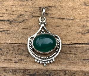 NIKHIL GEMS Collier en argent sterling avec onyx vert, pendentif goutte d'eau d'inspiration vintage, style bohème, bijoux faits main en pierres précieuses, tiers - Product Image 1