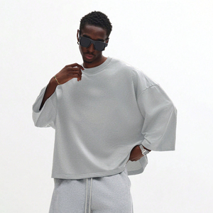 เสื้อผ้าผู้ชายแบบสบายๆ คุณภาพสูง ระบายอากาศได้ดี เป็นมิตรกับสิ่งแวดล้อม ผลิตจากโพลีเอสเตอร์/ผ้าฝ้าย คอเสื้อแบบโอเวอร์ไซส์ ไหล่ตก ผ้าถักเนื้อนุ่ม ใส่สบายในฤดูร้อน - Product Image 3