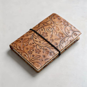 Mini Diario de Cuero Hecho a Mano con Encuadernación Térmica, Diario Rústico Vintage, Lápiz Incluido, Regalo - Product Image 1