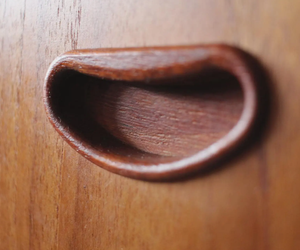 Armoire moderne en bois massif de fabrication indienne pour appartement et hôtel – Meuble de chambre durable au design écologique - Product Image 6