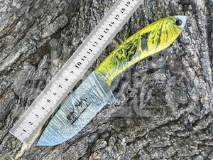 Cuchillo de caza OEM Wirecut de acero de Damasco, cuchillo Skinner con mango de resina, hoja fija para camping, cuchillo EDC para exteriores con funda de cuero - Product Image 6