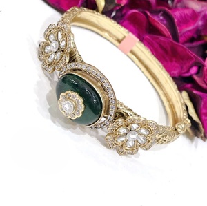 Pulsera de diseño clásica con acabado dorado de la mejor calidad y aspecto de piedras, para mujeres, colección para bodas y fiestas, para mujeres y niñas. - Product Image 3