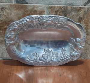 Bandeja Ovalada de Aluminio Fundido Pulido de Alta Resistencia, Plato Decorativo con Borde en Relieve de Frutas y Uvas - Product Image 5